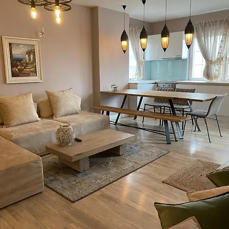 Apartment Cozy Front Flat Bequeme An Der Pogradec