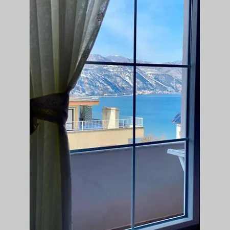 Cozy Front Flat Bequeme An Der Daire Pogradaş